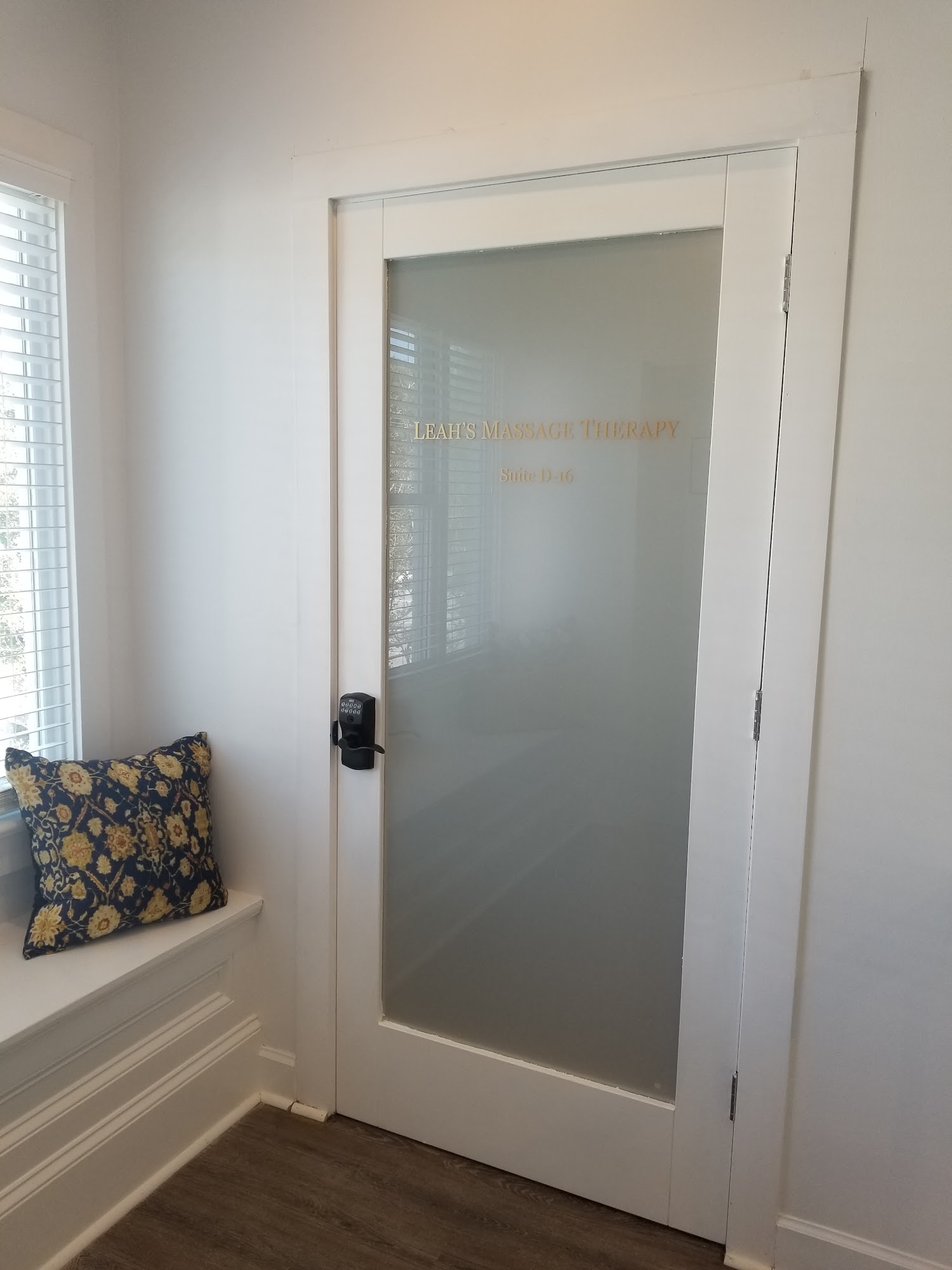 Frosted glass entrance door and window seat